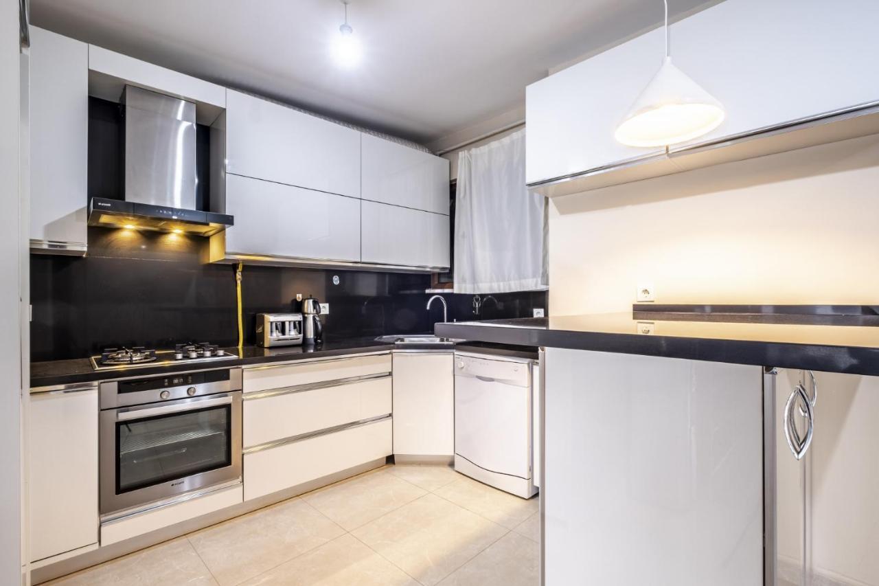 Flat With Sea View Near Uskudar Ferry Station Apartment Istanbul Exterior photo